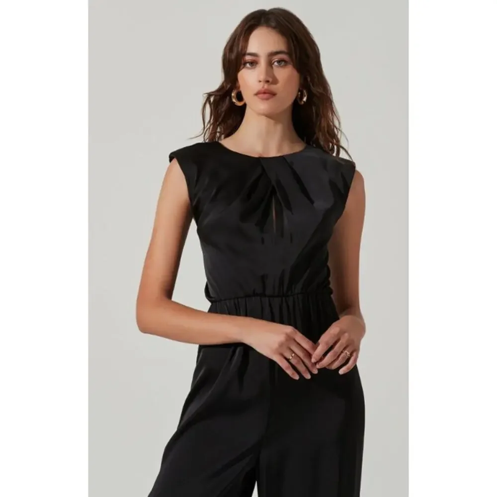 ASTR The Label Inverted Pleat Neck Sleeveless Wide Leg Jumpsuit Black Size S NWT